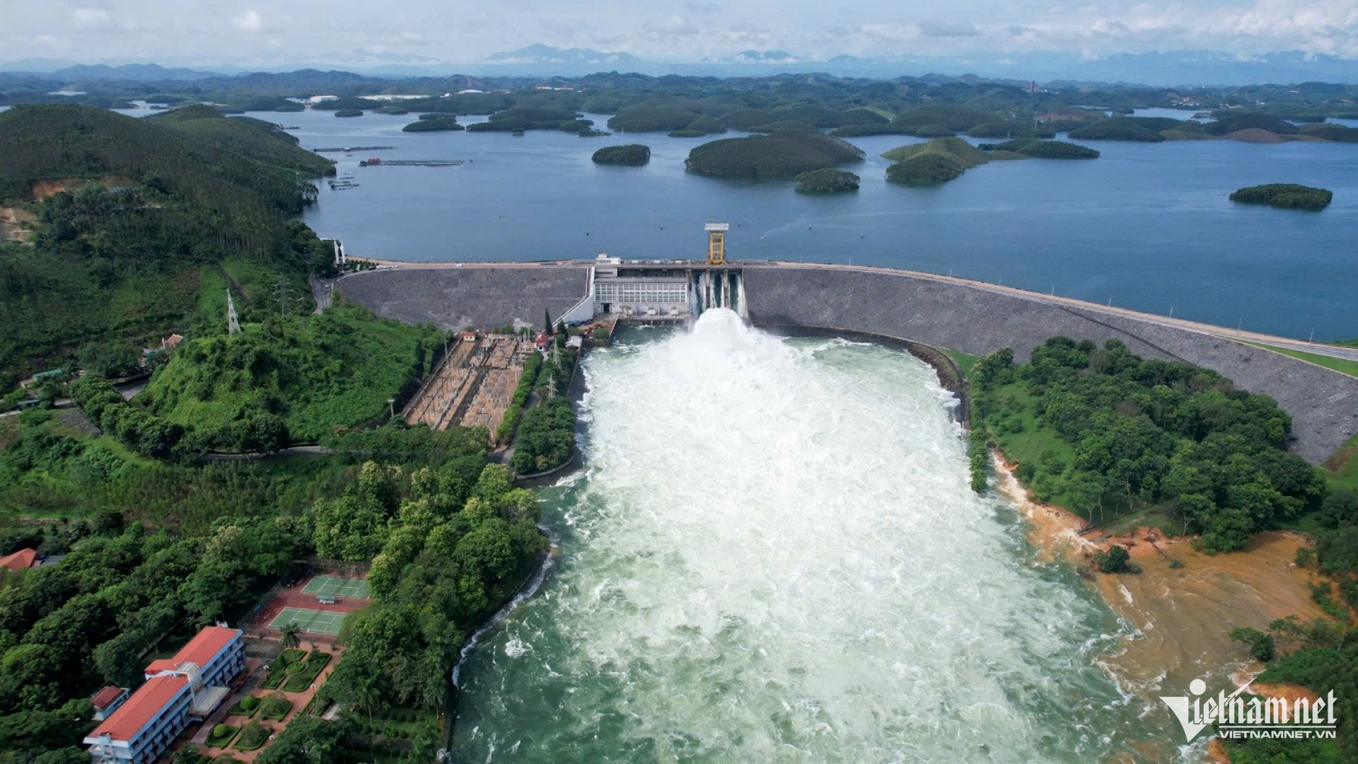 W-Thac Ba yen Bai 9.jpg