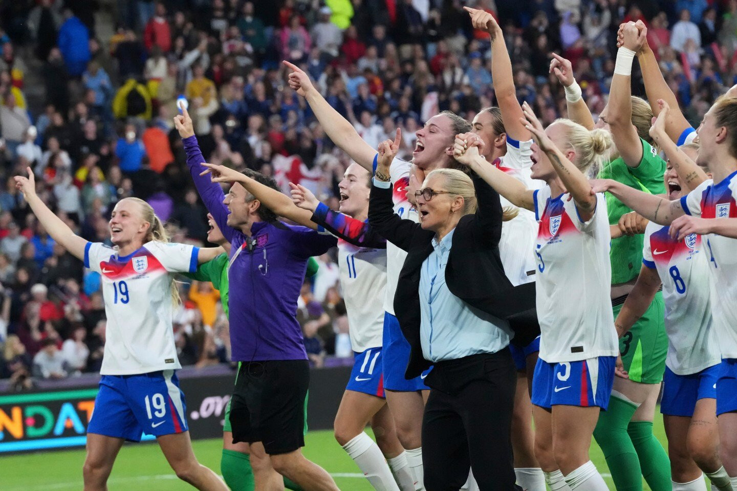 www_thesun_co_uk chloe kelly england scores winning 1012774175 (1).jpg