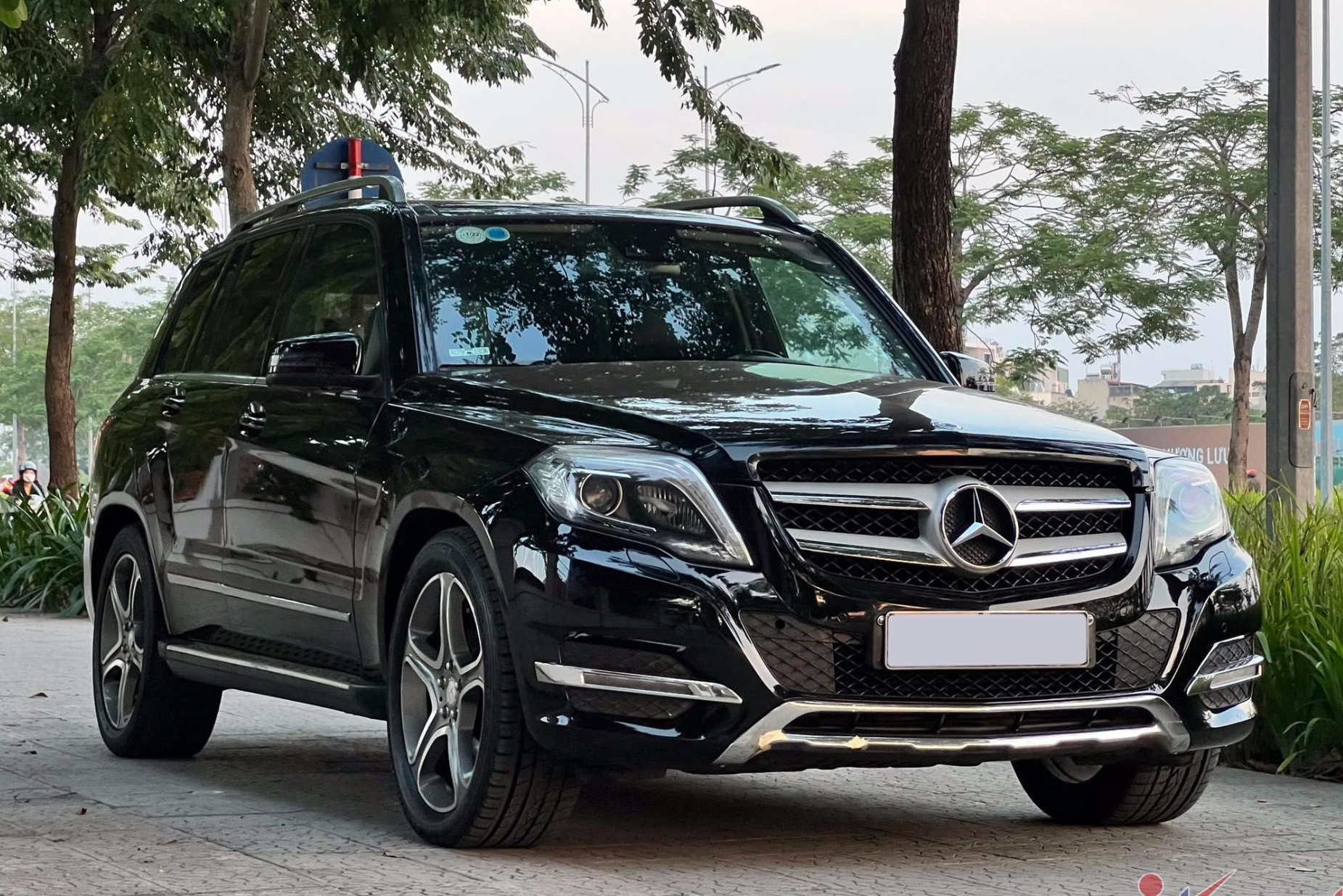 4 mẫu SUV hạng sang hơn 10 năm trước giá vài tỷ, giờ chỉ chưa đến 400 triệu đồng