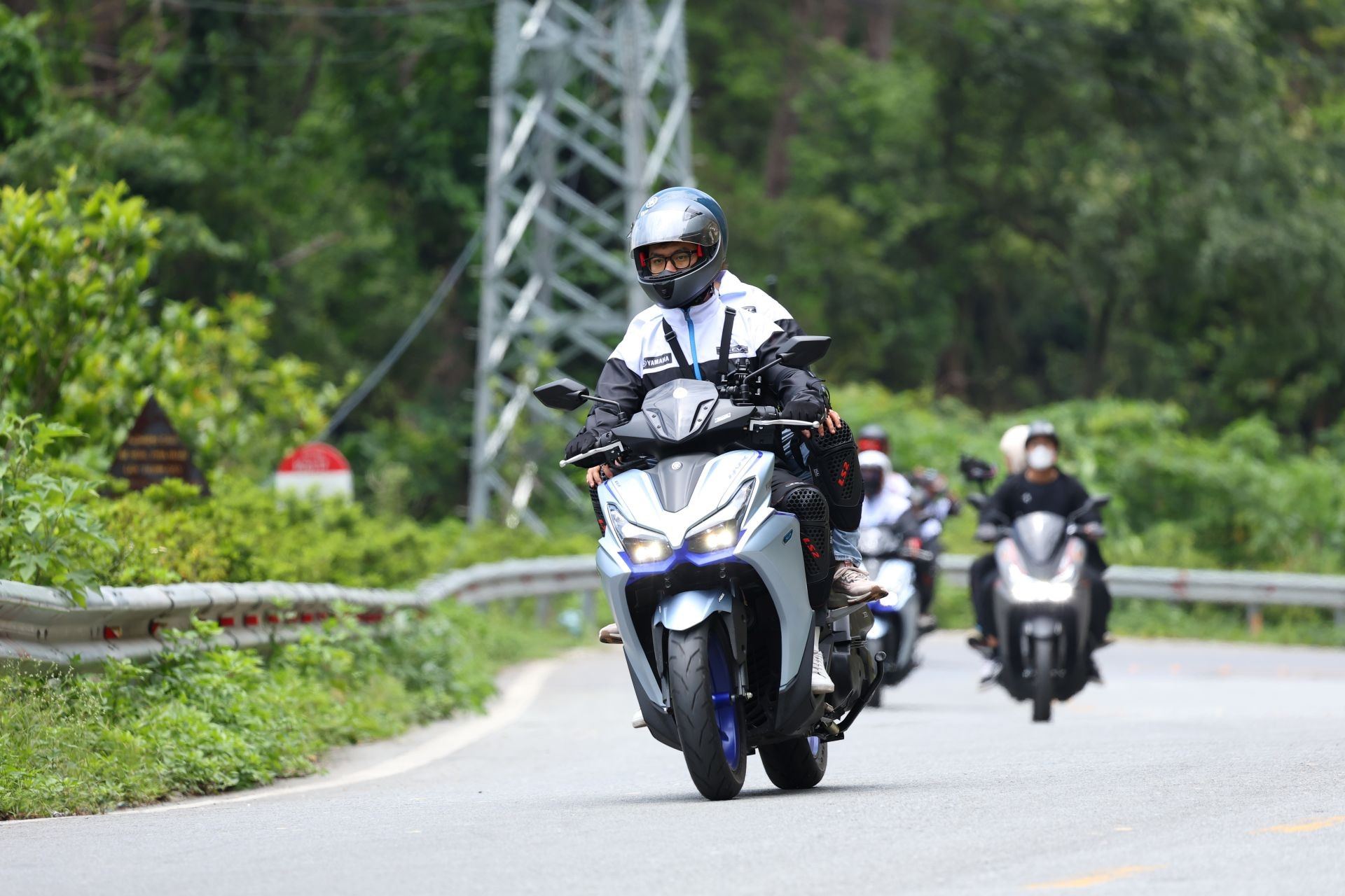 Công nghệ YECVT độc quyền trên Yamaha NVX: Tăng tốc êm ái, đổ đèo vững vàng