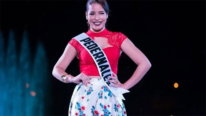 Esther Gabriela 03.jpg