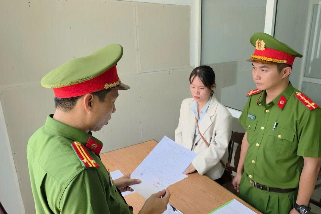 Khởi tố nữ nhân viên ngân hàng làm giả giấy tờ để chiếm đoạt 1,7 tỷ đồng