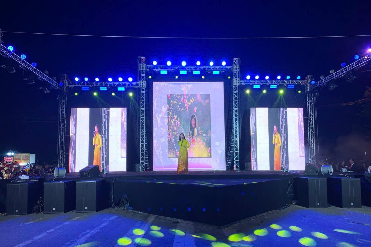 Lùm xùm ‘Đêm nhạc đường phố’ ở Phú Thọ: Thu tiền để biểu diễn, rồi huỷ phút chót?