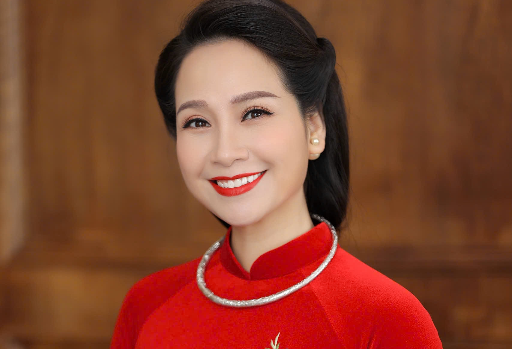 Nữ MC nổi tiếng VTV là Thạc sĩ Kinh tế đổi đơn vị sau gần 20 năm gắn bó