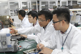 Khi doanh nghiệp không chỉ là ‘người mua mà là người kiến tạo tri thức’