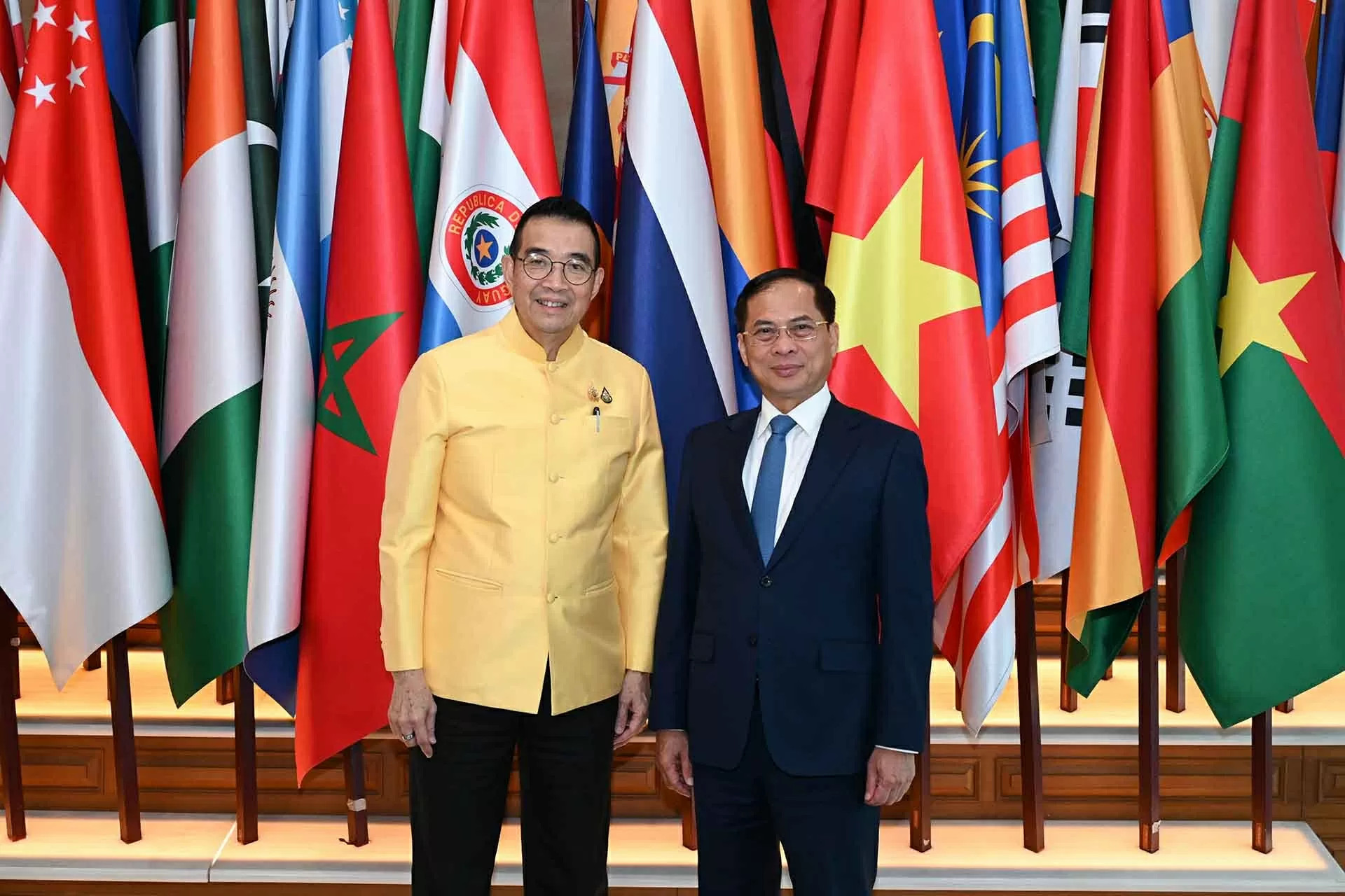 pho-thu-tuong-bo-truong-ngoai-giao-bui-thanh-son-gap-bo-truong-ngoai-giao-thai-lan-20250729190640-2555.webp