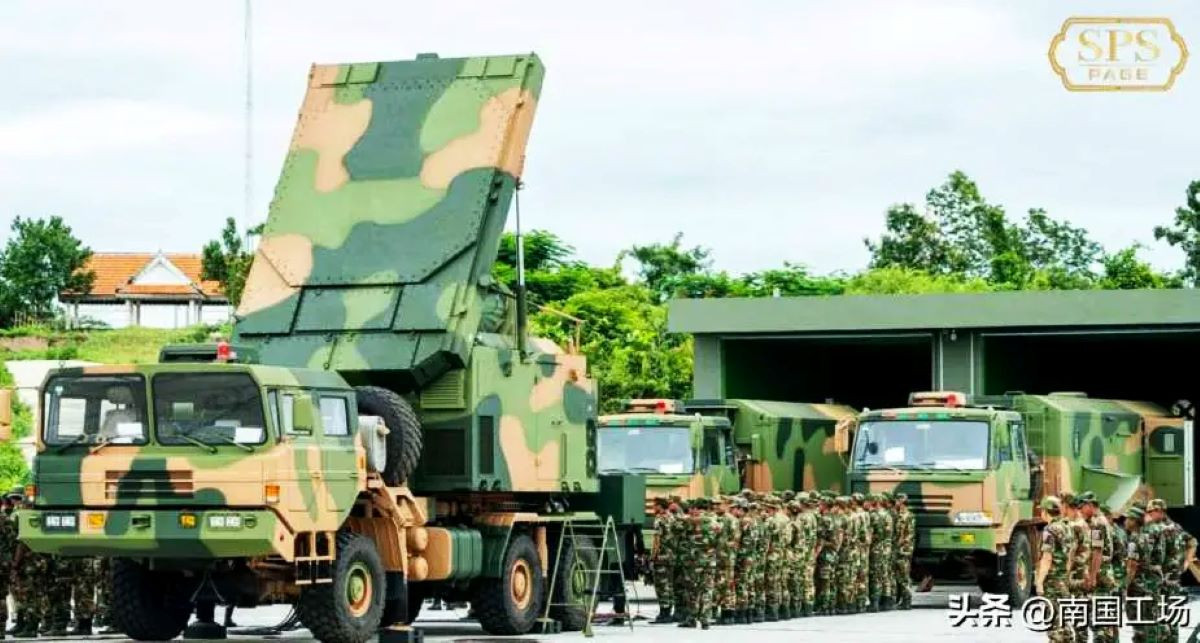 Tên lửa Campuhia Trung Quốc.jpg