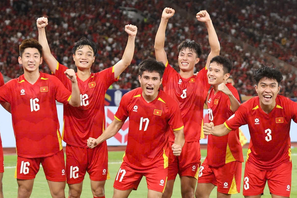 Thắng Indonesia, HLV Kim Sang Sik và U23 Việt Nam đi vào lịch sử