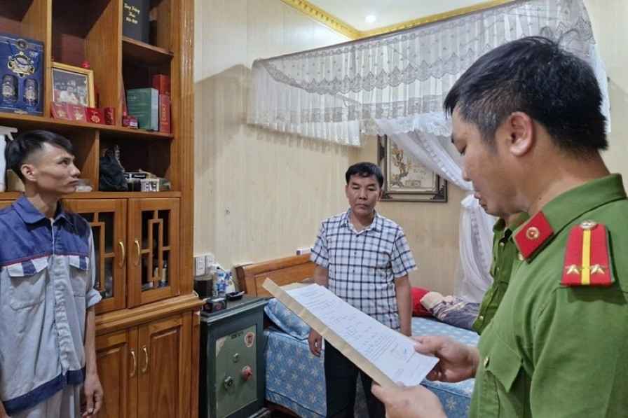 Triệu tập thủ nhang đền Am Tiên ở Thanh Hóa vì liên quan đường dây đánh bạc