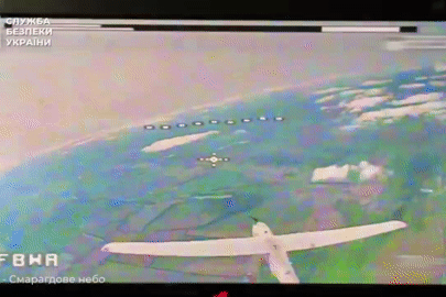 Video UAV đánh chặn của Ukraine lần đầu 'so găng' với UAV ném bom đắt đỏ của Nga