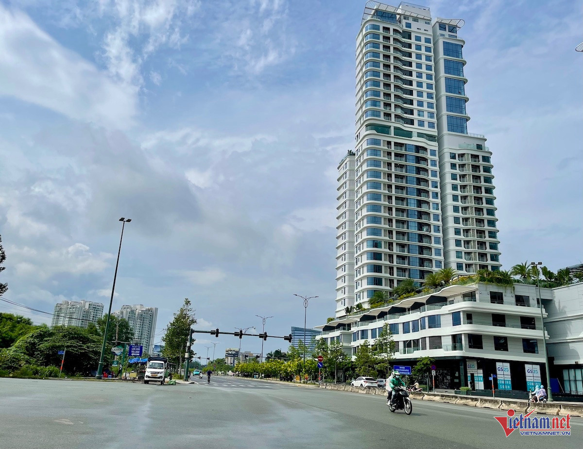 W-cầu thủ thiêm 1.jpg