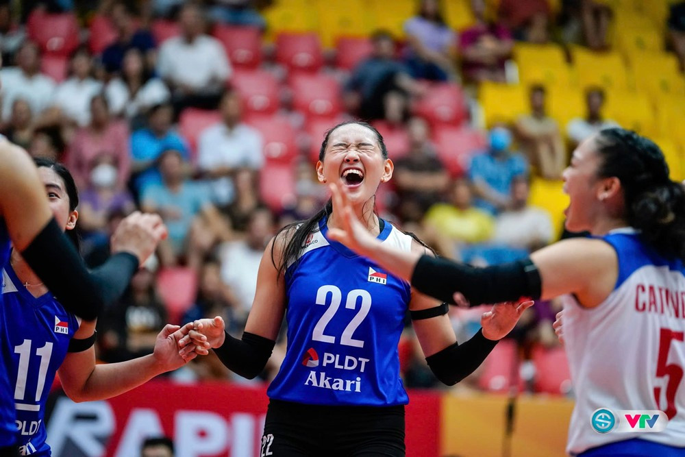 bong chuyen philippines.jpg