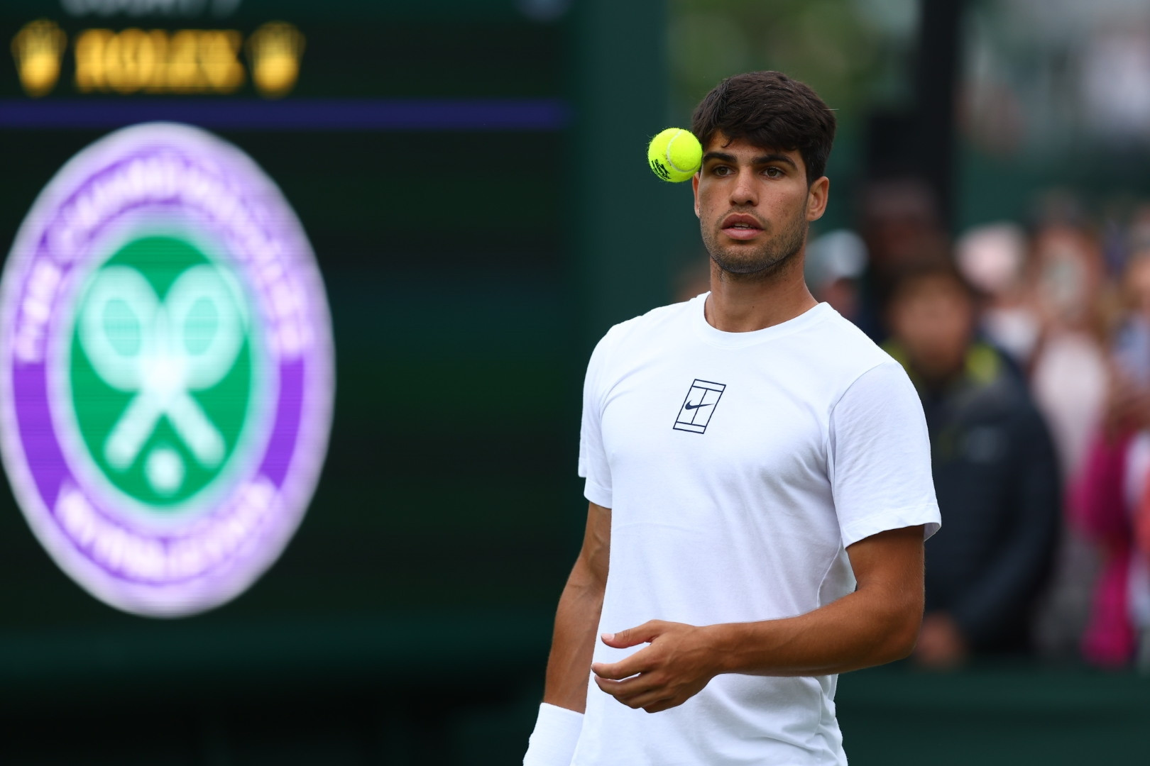 Carlos Alcaraz thẳng tiến vòng 3 Wimbledon