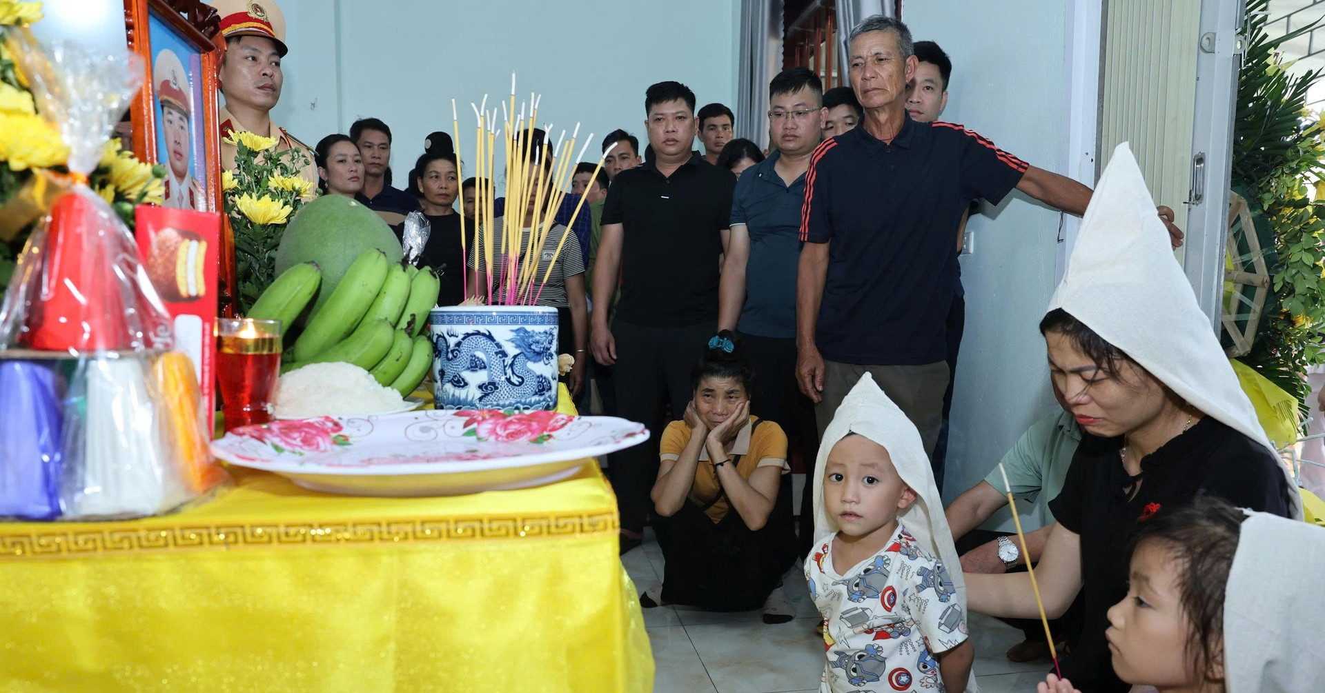 Câu hỏi thắt lòng của con trai Thiếu tá cảnh sát hy sinh ở Lai Châu