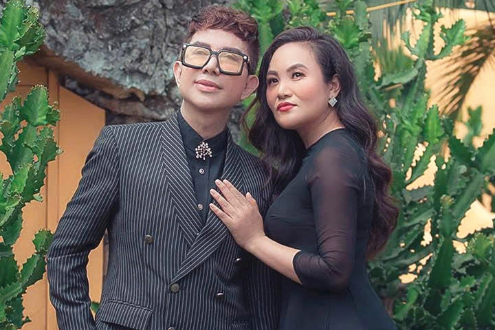 Hà Thanh Xuân đẹp trong veo, Long Nhật say mê vợ hoa khôi