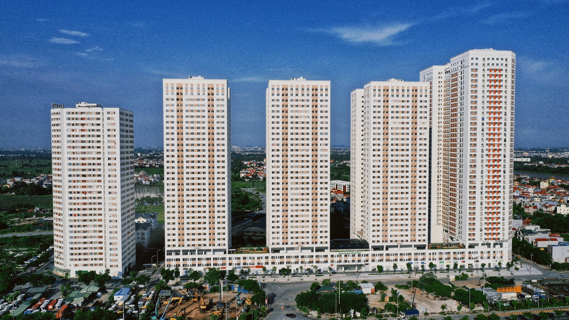 Long Biên (1).jpg