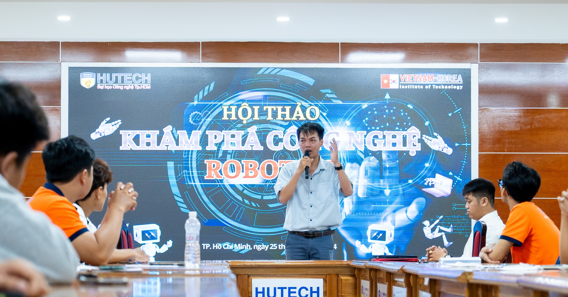 Mô hình hợp tác doanh nghiệp - thế mạnh của chương trình Việt - Hàn tại HUTECH