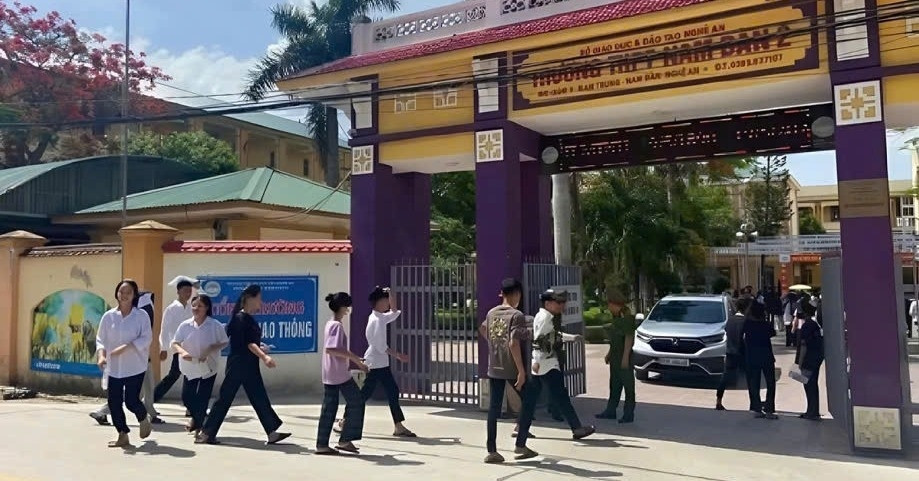 Một học sinh 2,5 điểm trúng tuyển bổ sung lớp 10 vào trường công lập