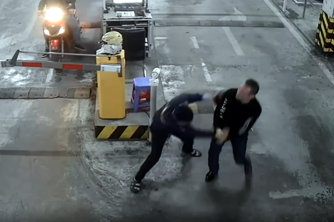 Nhiều người bị hành hung, xe lạ ồ ạt vào hầm lúc nửa đêm ở chung cư Hà Nội