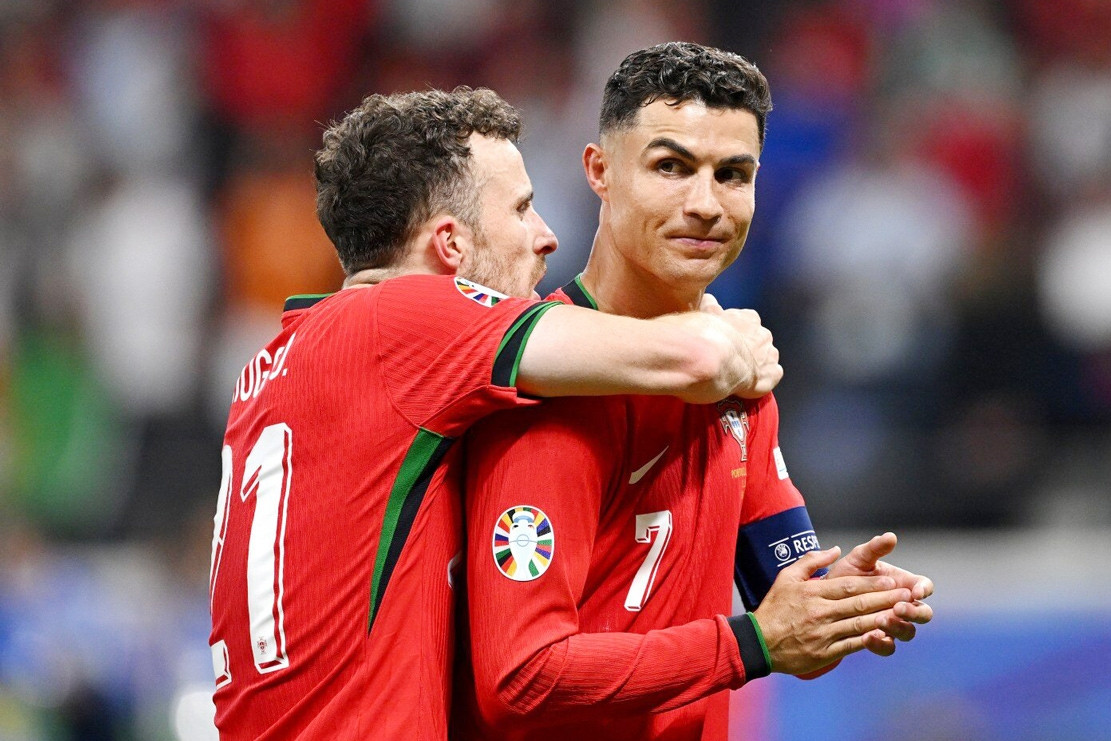 Ronaldo tiếc thương cậu em Diogo Jota: 'Điều đó thật vô lý'