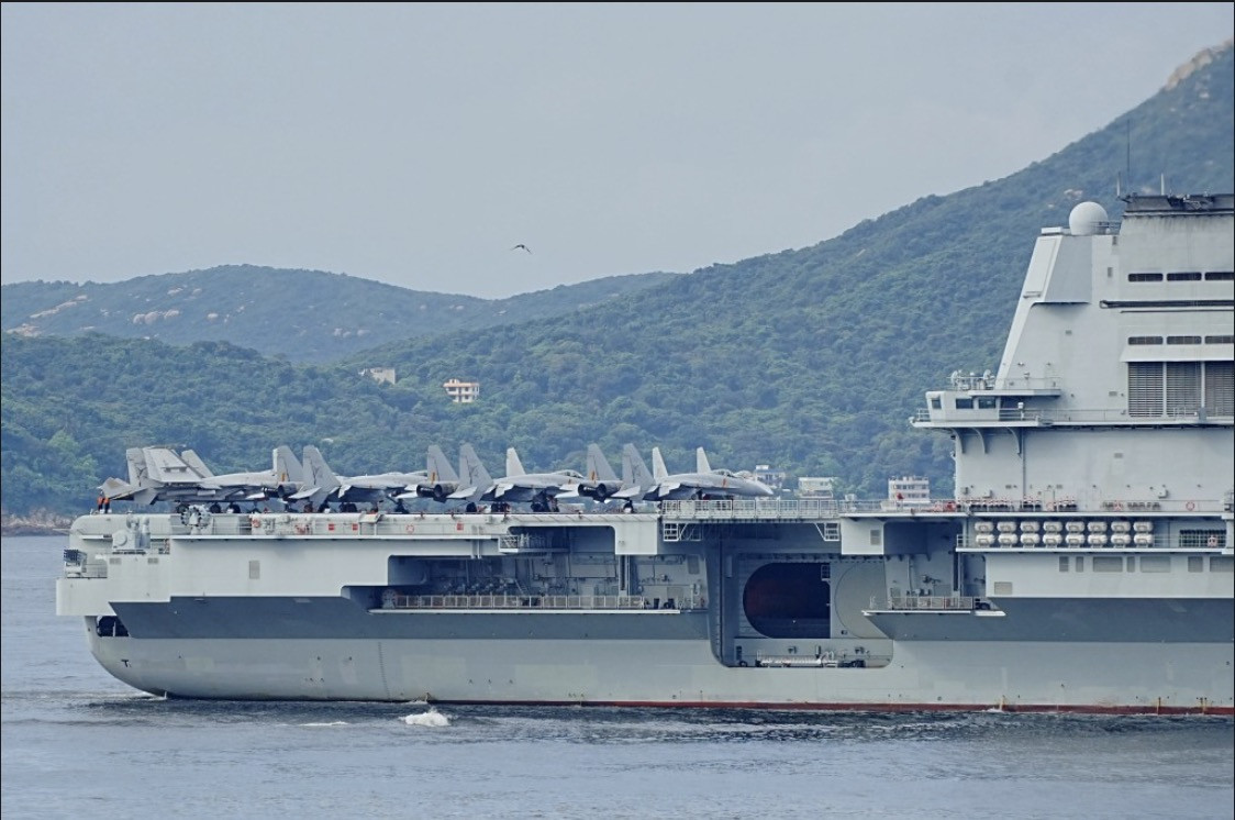 tàu sân bay Sơn Đông. Ảnh: The Standard