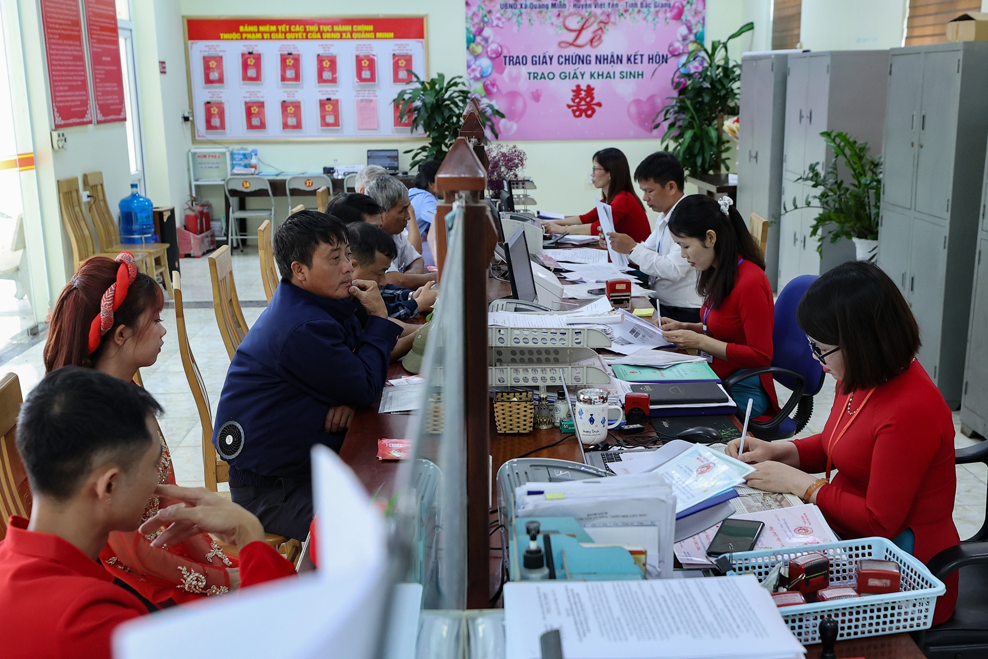 Thăng chức, tăng lương thưởng cho công chức theo kết quả KPI