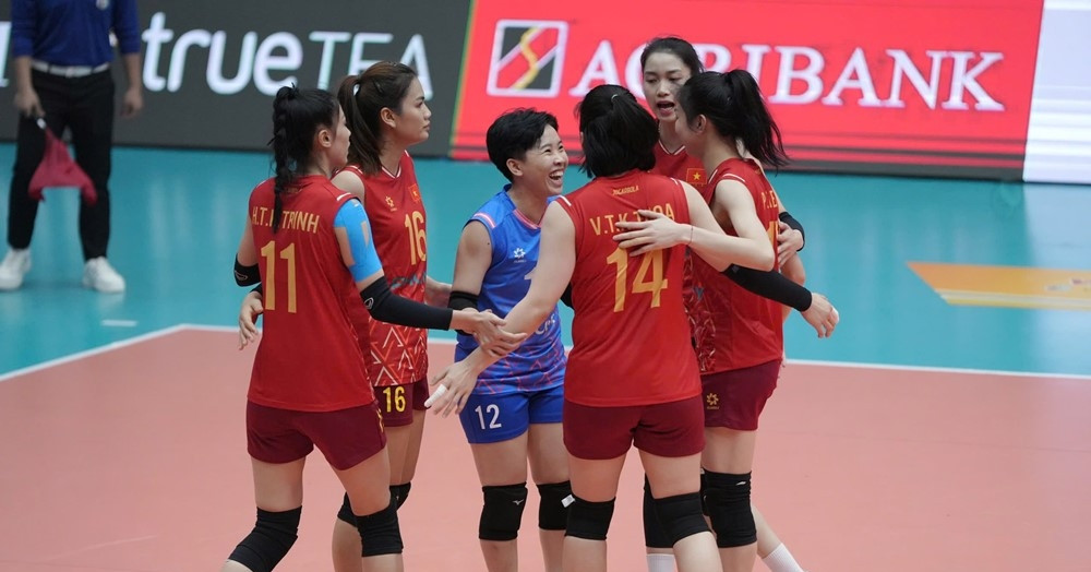 ĐT bóng chuyền nữ Việt Nam thắng áp đảo U21, vào bán kết VTV Cup