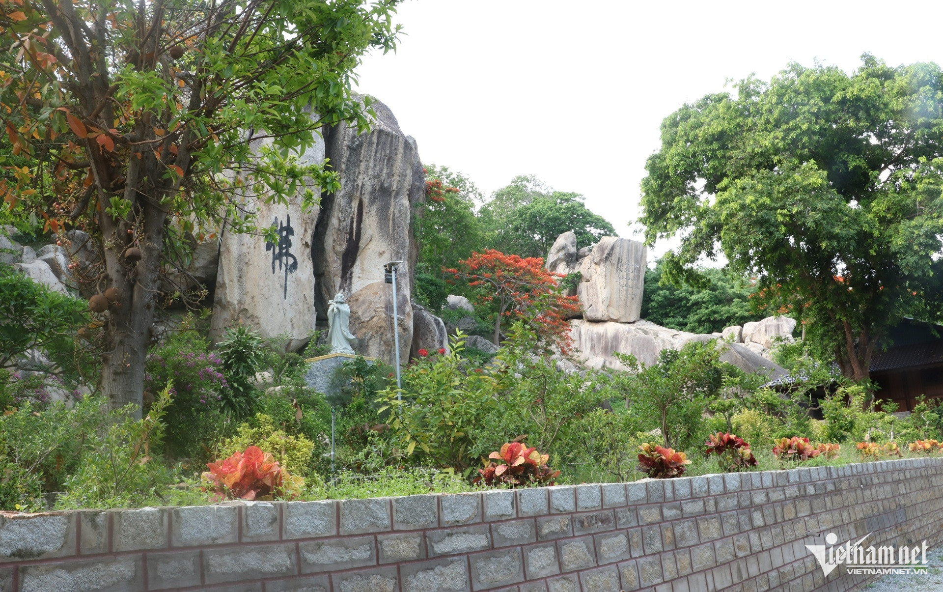 W-Thiền viện Trúc Lâm Chân Nguyên, chùa khỉ 2.JPG.jpg