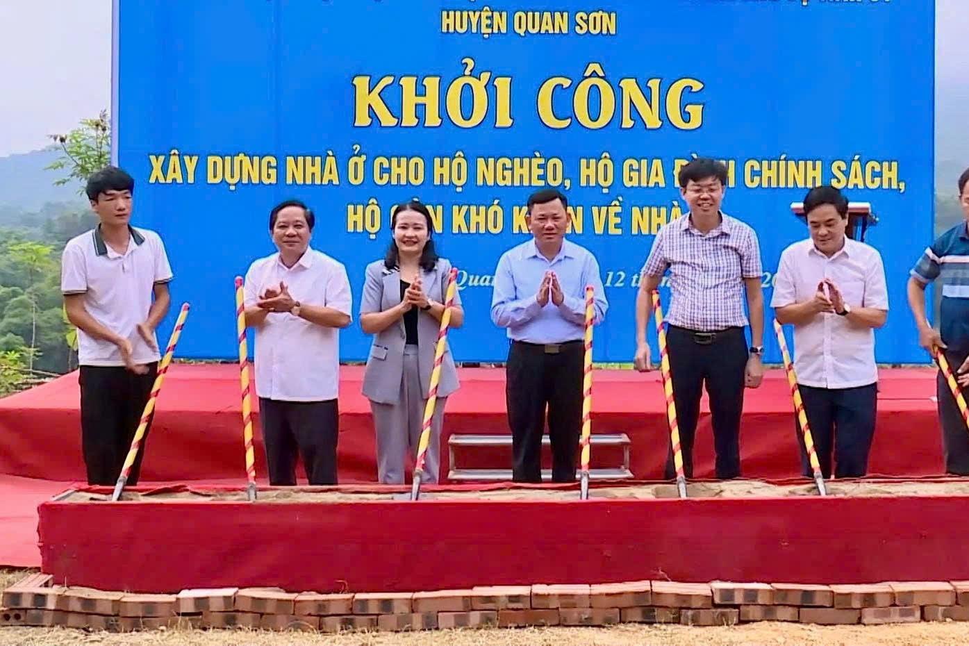 'Bây giờ tôi không còn cảnh lấy xô, chậu hứng nước giữa nhà khi trời mưa nữa'