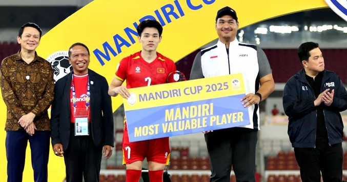 Đình Bắc ẵm giải Cầu thủ xuất sắc nhất U23 Đông Nam Á 2025