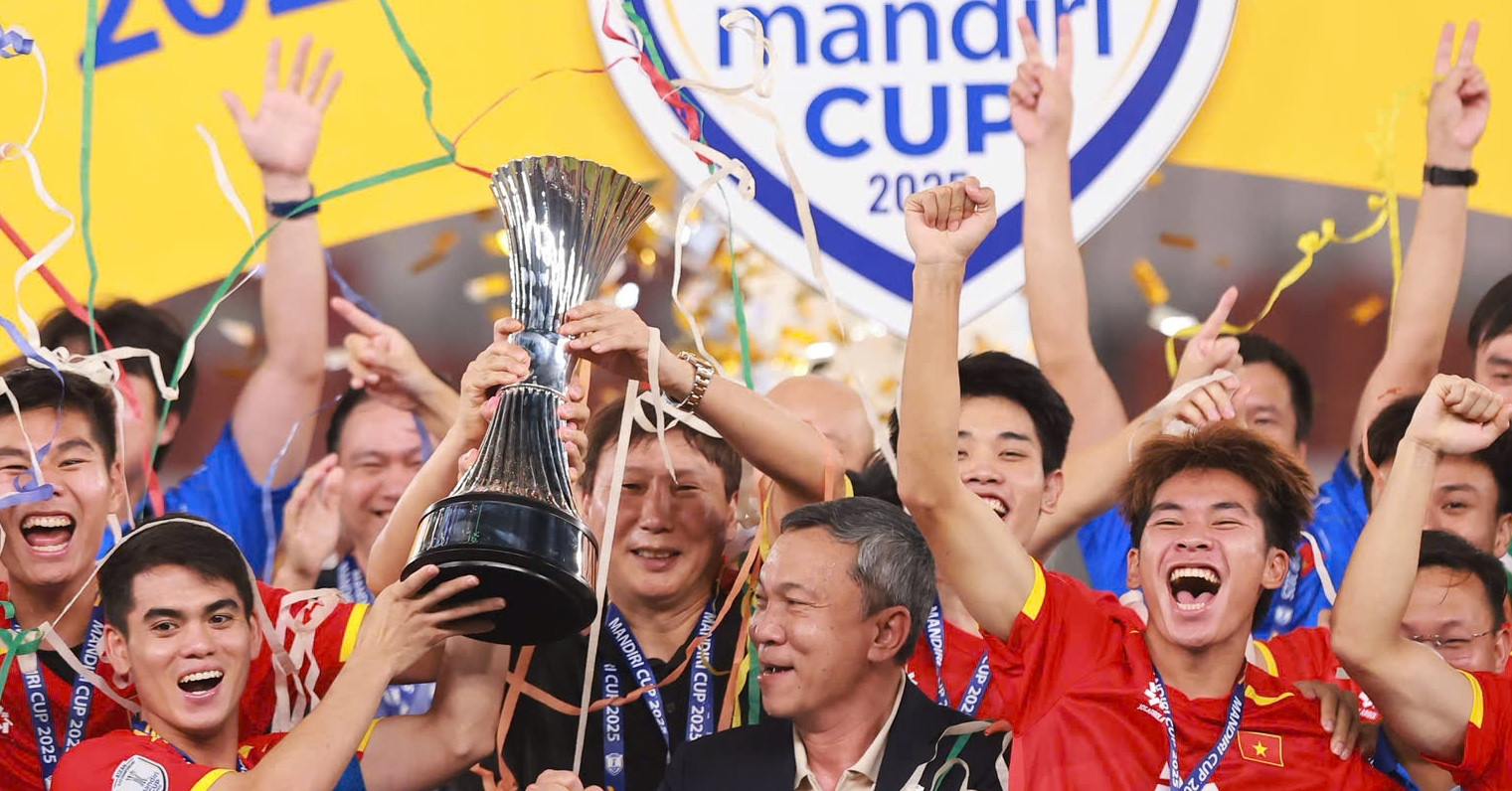 FIFA nói đúng 6 từ về chức vô địch lịch sử của ...
