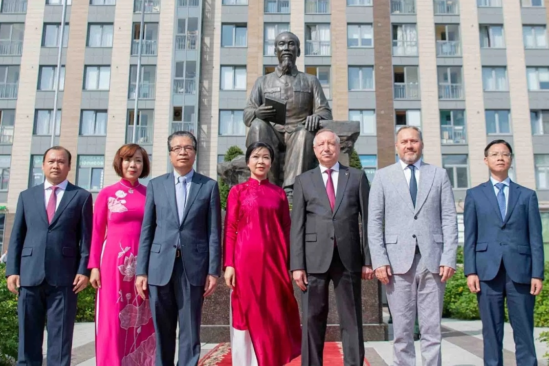 Khánh thành Quảng trường Hồ Chí Minh tại thành phố Saint Petersburg