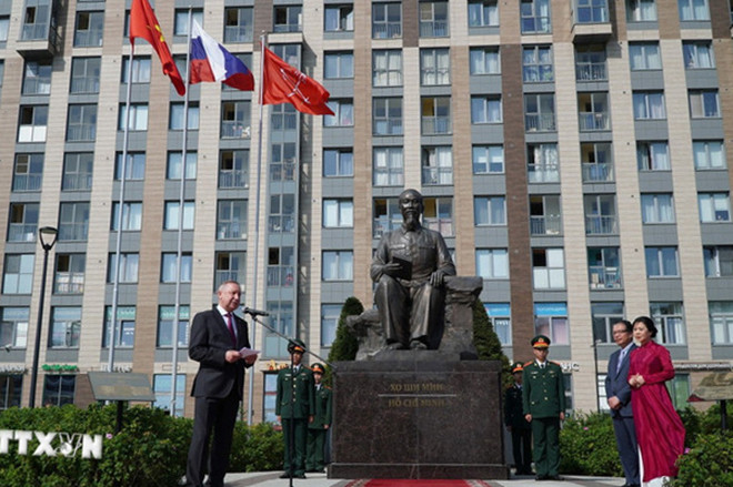 khanh thanh quang truong ho chi minh tai thanh pho saint petersburg 53b4cbdab05a42d7a24bcee127728f03 349.jpg