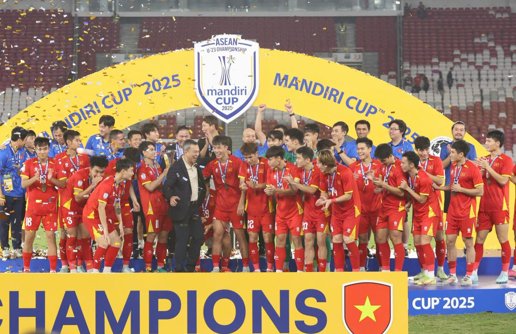 Lập hat-trick vô địch Đông Nam Á: Khi U23 Việt Nam trên tầm