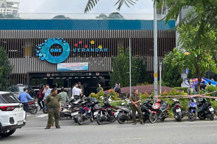 Người đàn ông tử vong trước cửa hàng tiện lợi, cơ thể có dấu hiệu bất thường