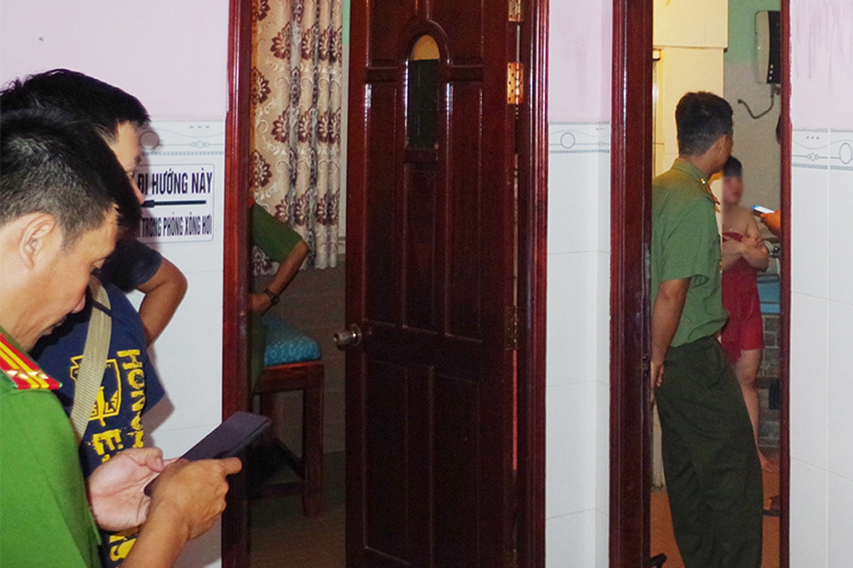 Những điểm mại dâm ẩn nấp tinh vi trong khách sạn hạng sang, điểm massage giữa phố