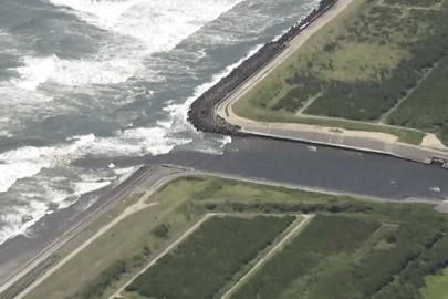 Sóng thần xuất hiện ở Hawaii, Nhật Bản và Nga, hàng dài xe cộ đi sơ tán