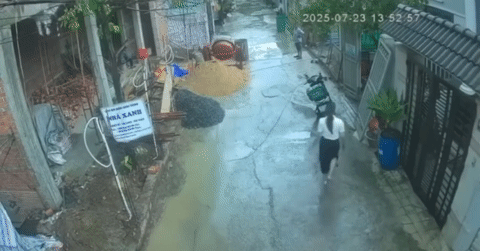 Vụ xô đổ xe máy của shipper: Nữ cán bộ thực hiện hành vi dưới đây, mọi chuyện đã khác