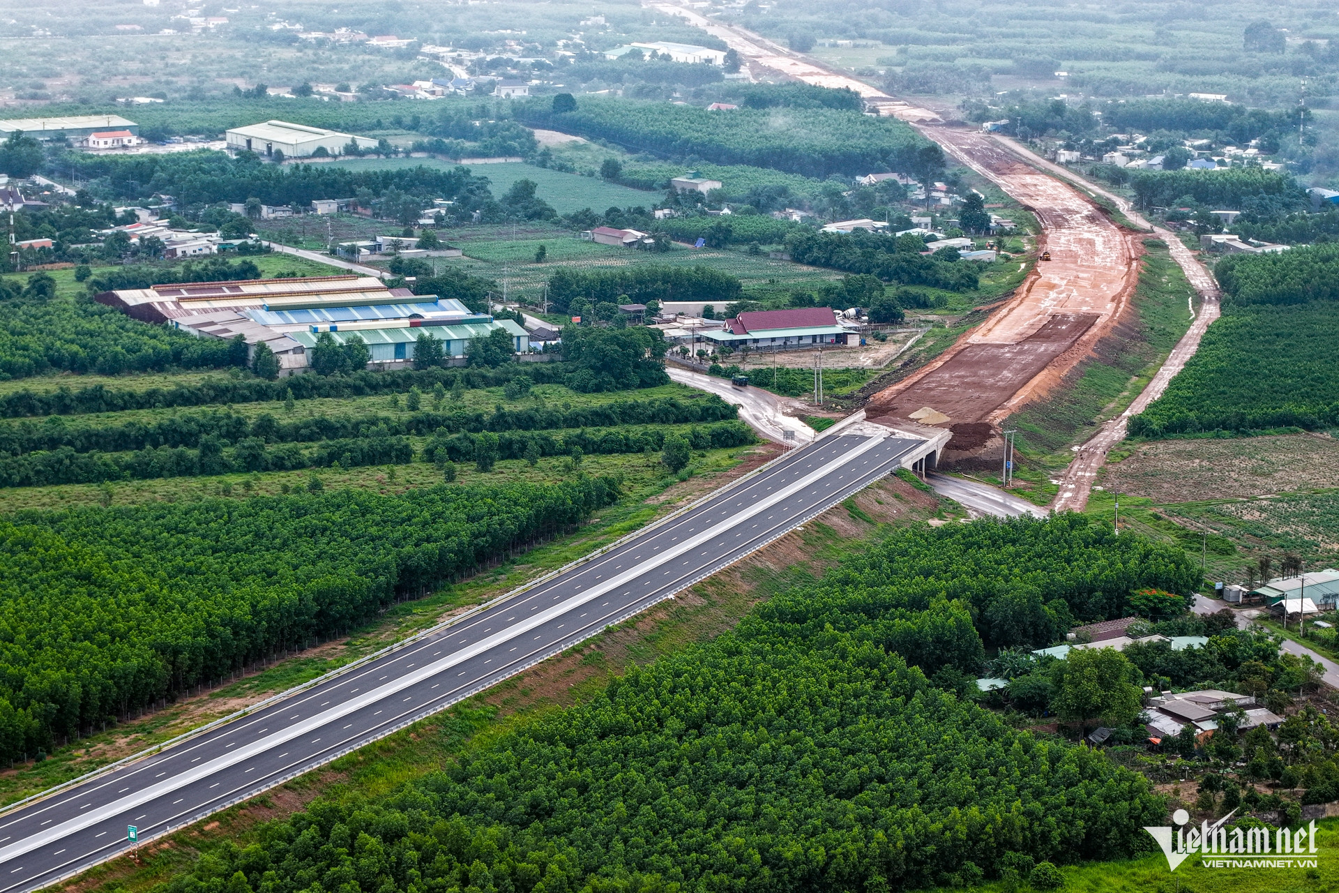 W-cao toc bien hoa vung tau Nguyễn Huế.jpg