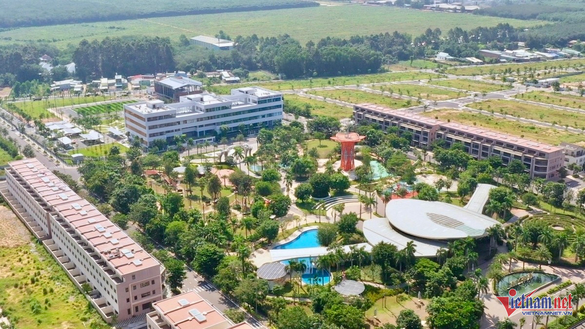 W-gem sky world đất xanh.jpg