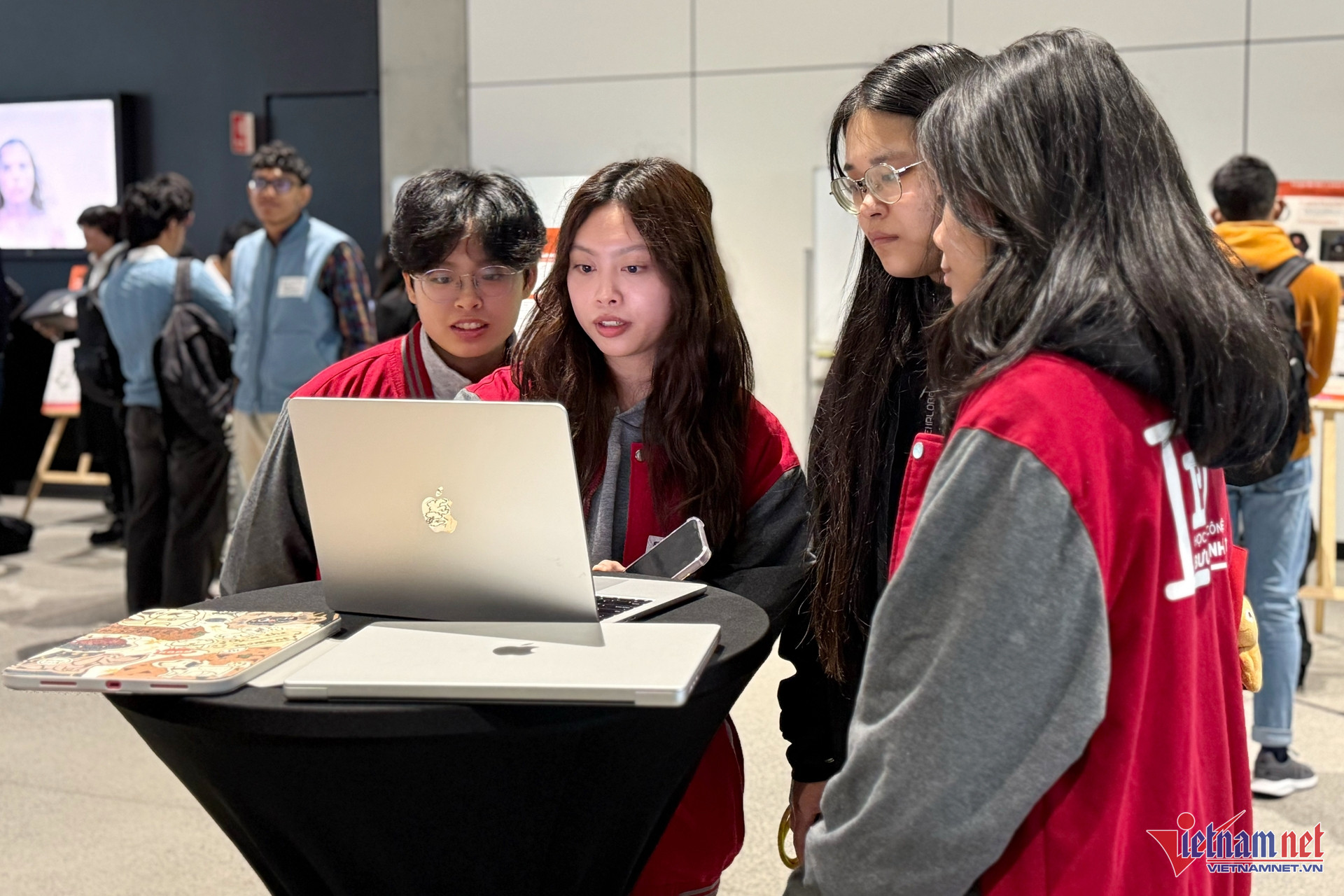 W-giai nhat 02 1.jpg