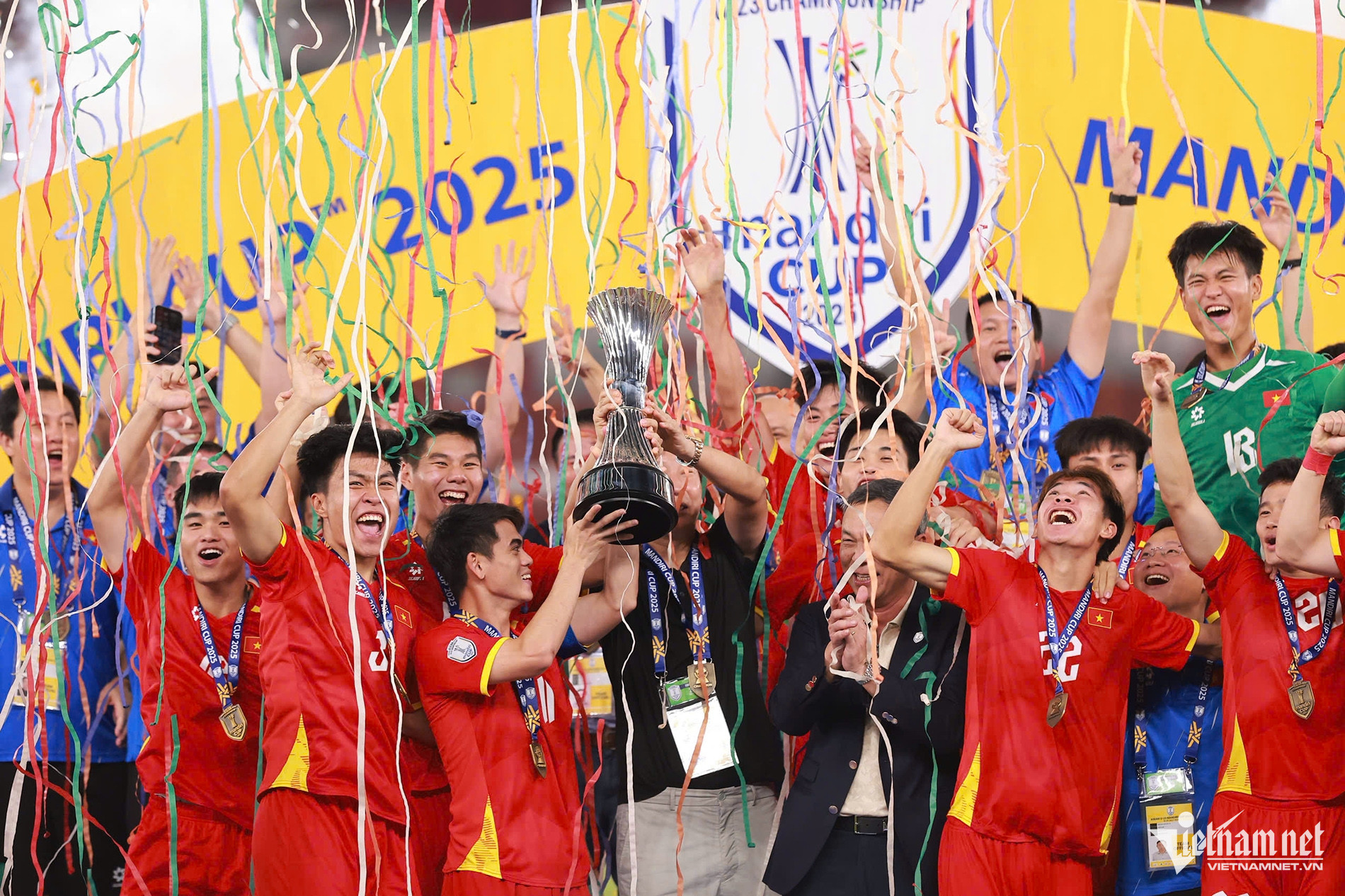 W-u23 viet nam vo dich 3.jpg