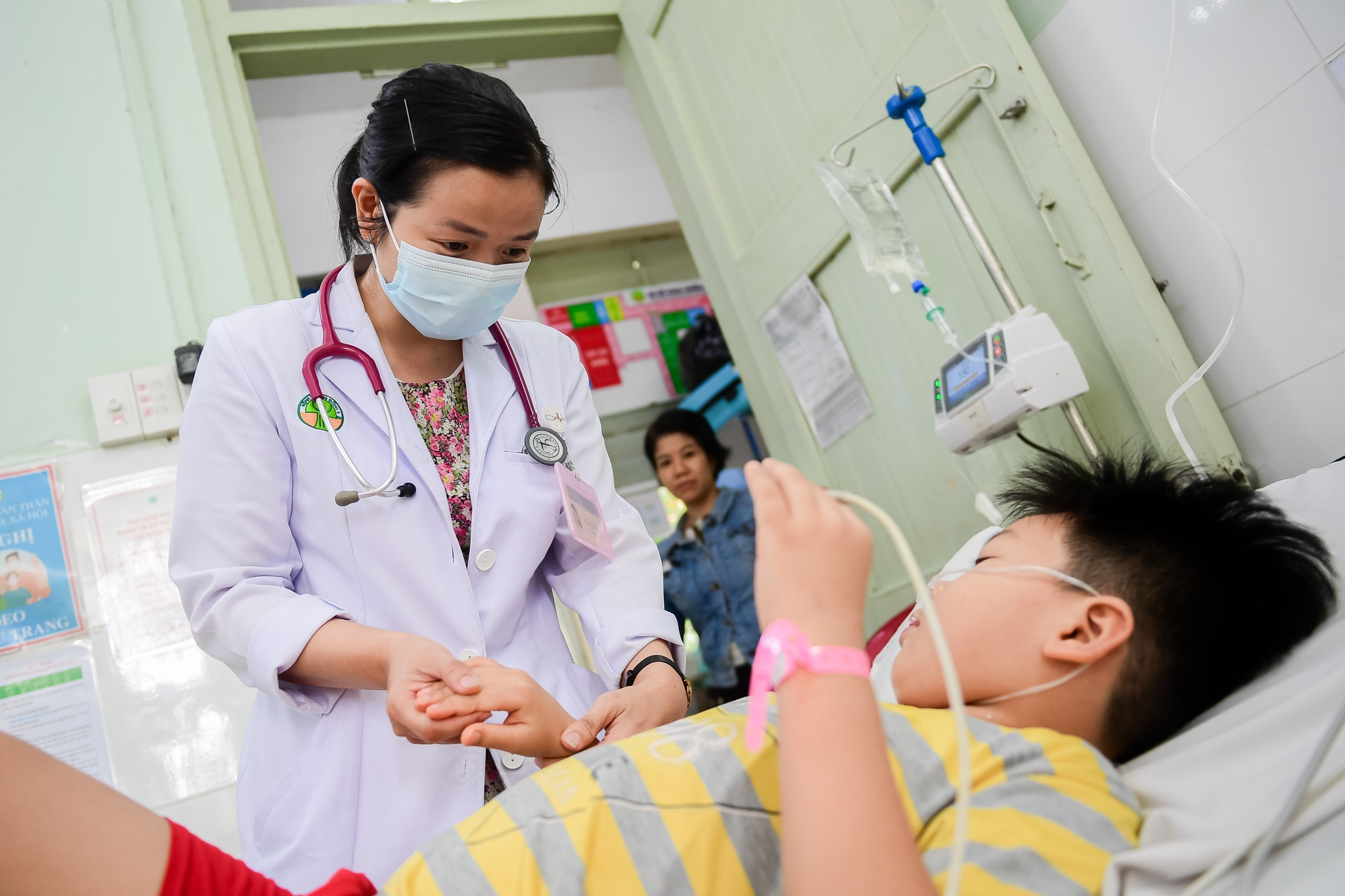 10 ca tử vong khi sốt xuất huyết bùng phát, TPHCM khuyến khích dân tiêm vắc xin