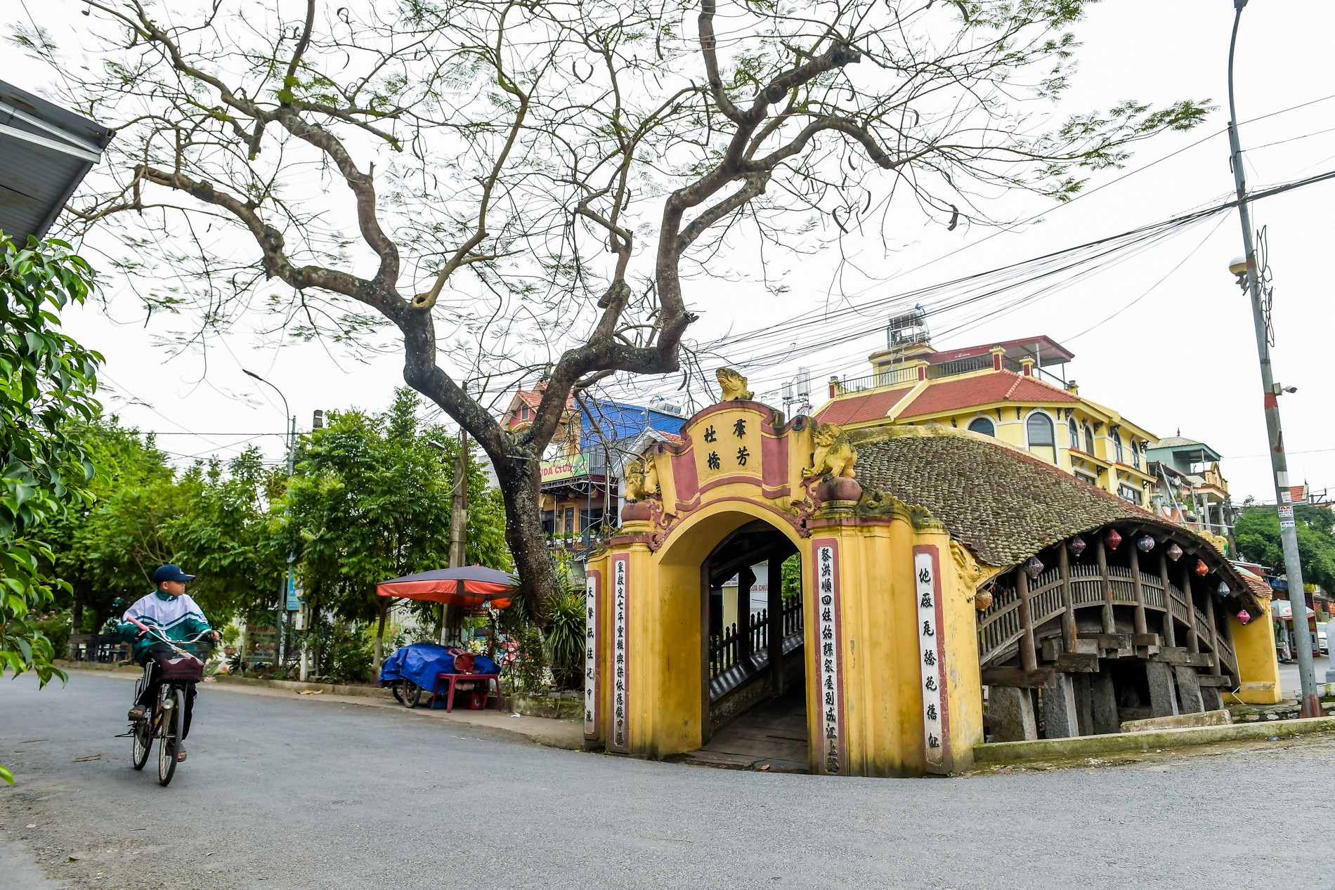 3 cây cầu ngói hàng trăm năm tuổi ở Ninh Bình khiến du khách mê mẩn