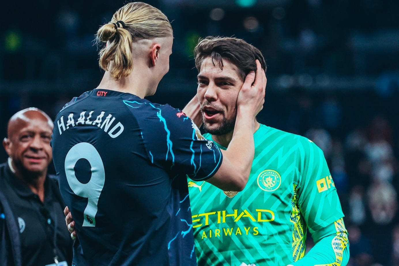 Tin tức về chuyển nhượng 31/7: MU lấy Ortega, Isak quyết về Liverpool