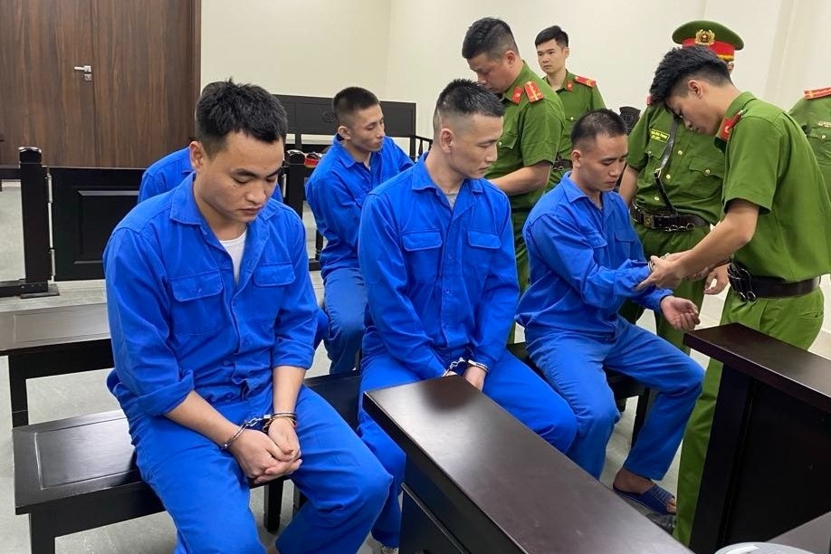 Chủ nhà hàng Hàn Quốc ở Hà Nội bị ‘đại ca’ Hà Tĩnh kéo đàn em ra quấy rối
