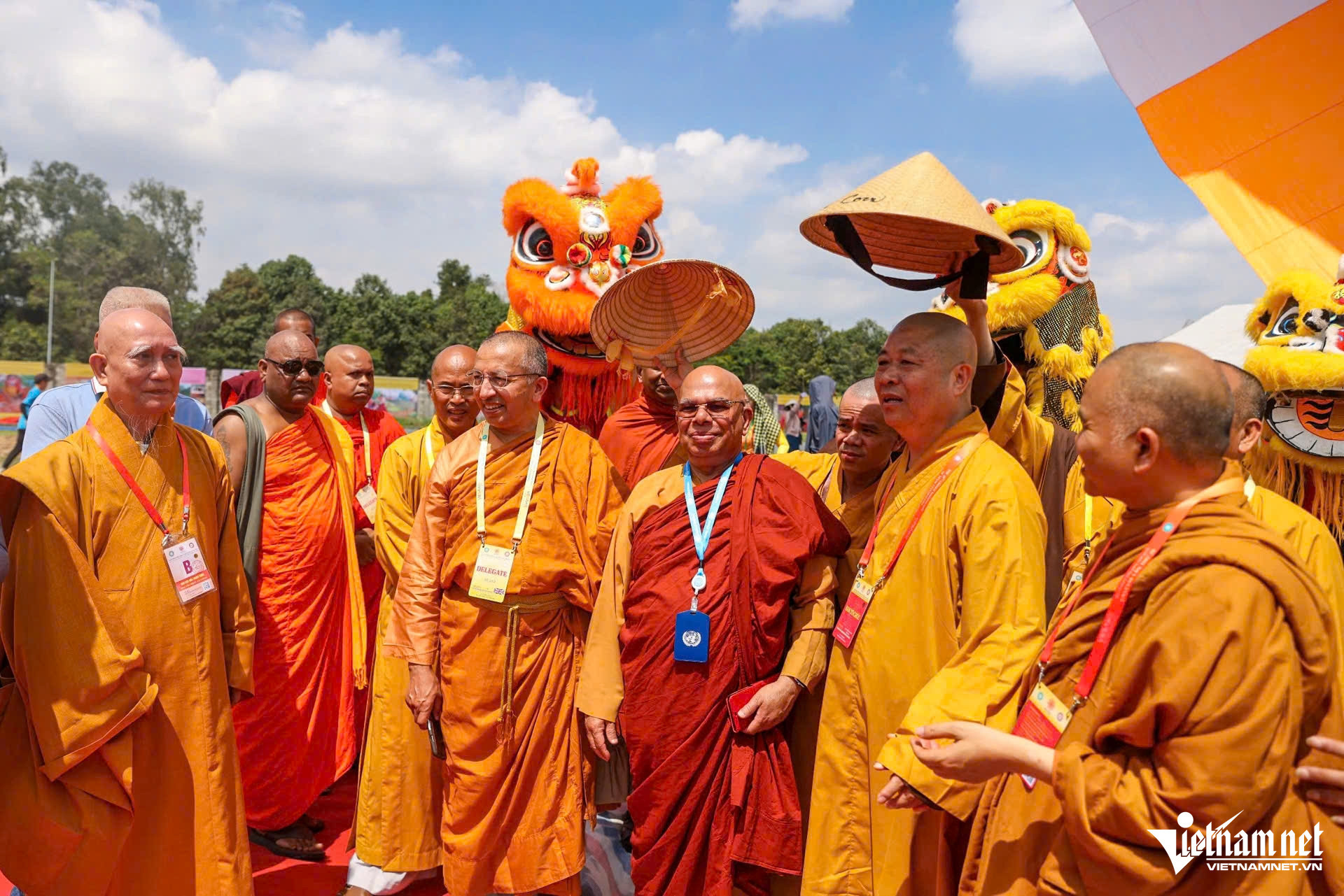 Dai le Vesak.jpg