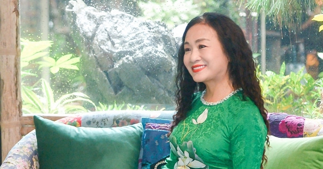 Đại tá, NSND Vi Hoa sinh đôi ở tuổi 40 và cuộc ...