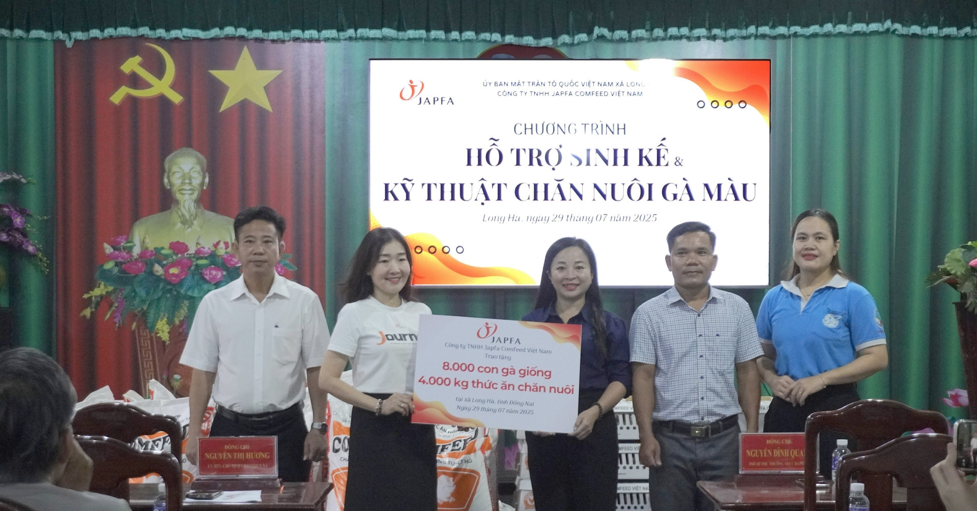 Japfa Việt Nam hỗ trợ 8.000 gà giống cho nông dân Đồng Nai