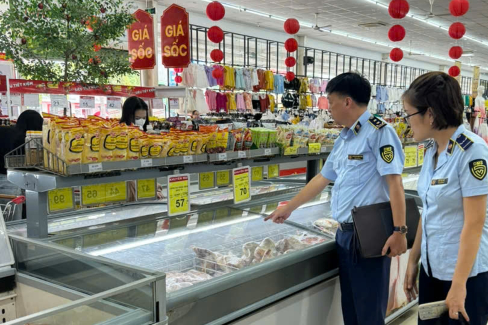 Kiểm soát thị trường, đảm bảo nguồn cung hàng hóa ứng phó bão số 3